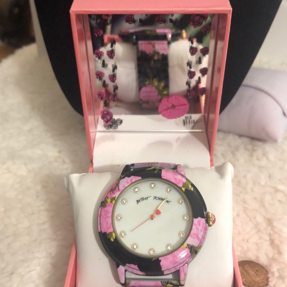 Betsey Johnson Watch - Picture 2 of 8